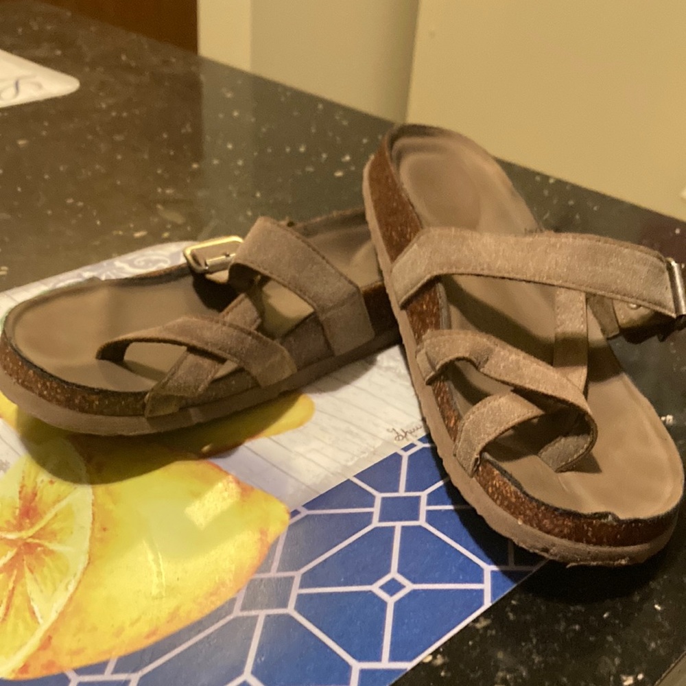 Madden sandals size 8